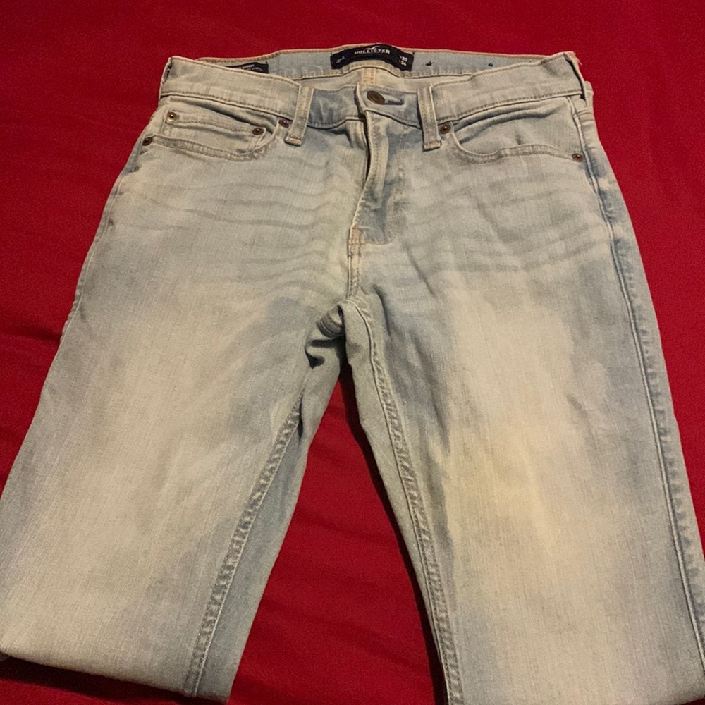 Men’s jeans.  Clean, pet / smoke free home